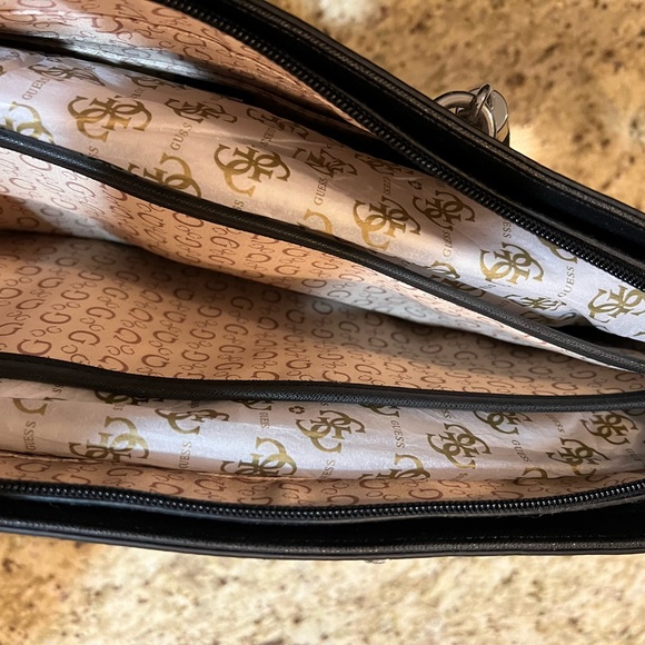 GUESS BAG AND MATCHING WALLET - Picture 5 of 9